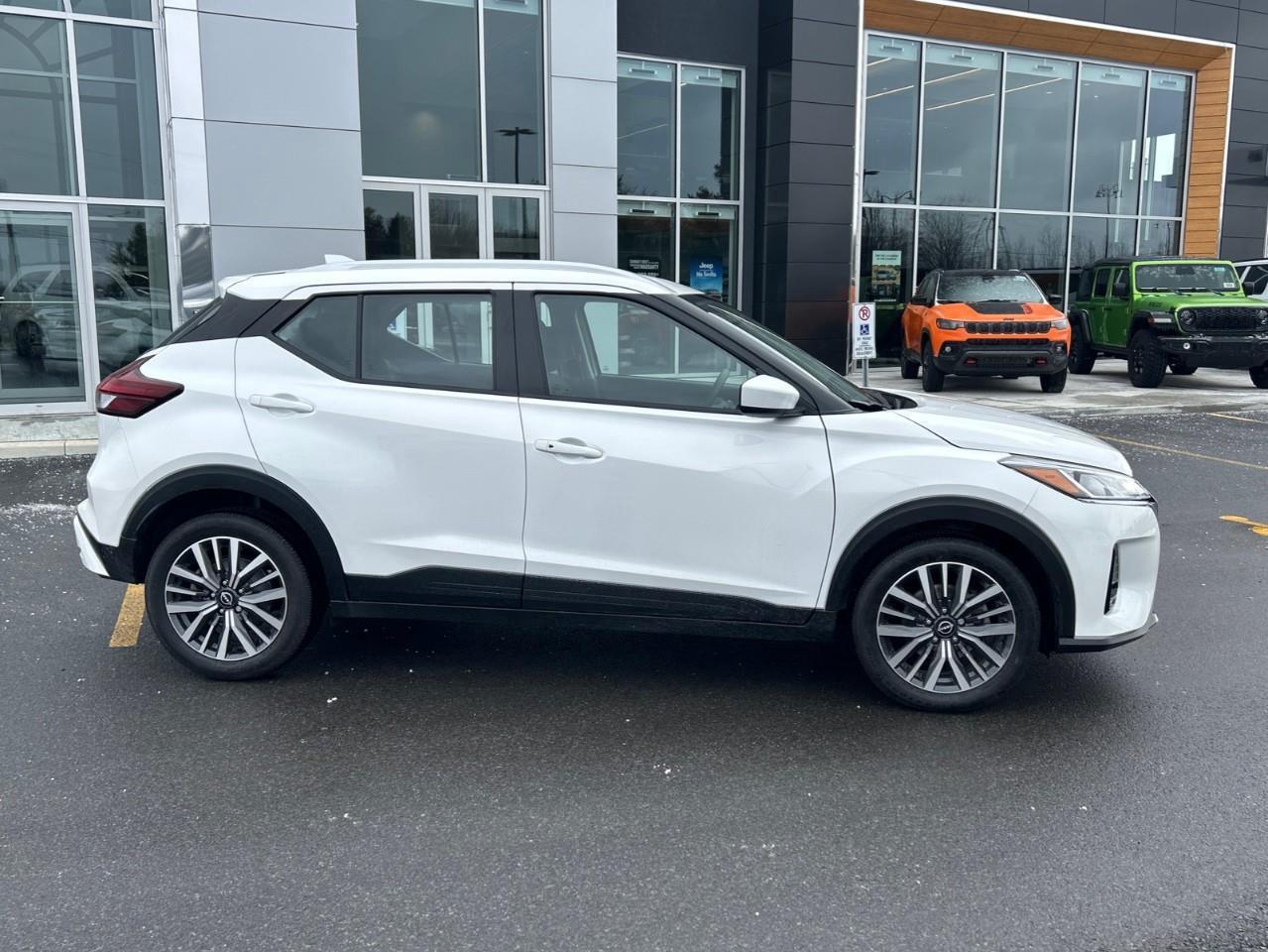 2024 Nissan Kicks SV Photo