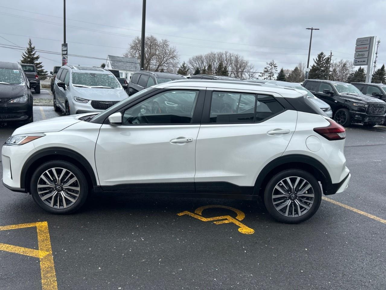 2024 Nissan Kicks SV Photo