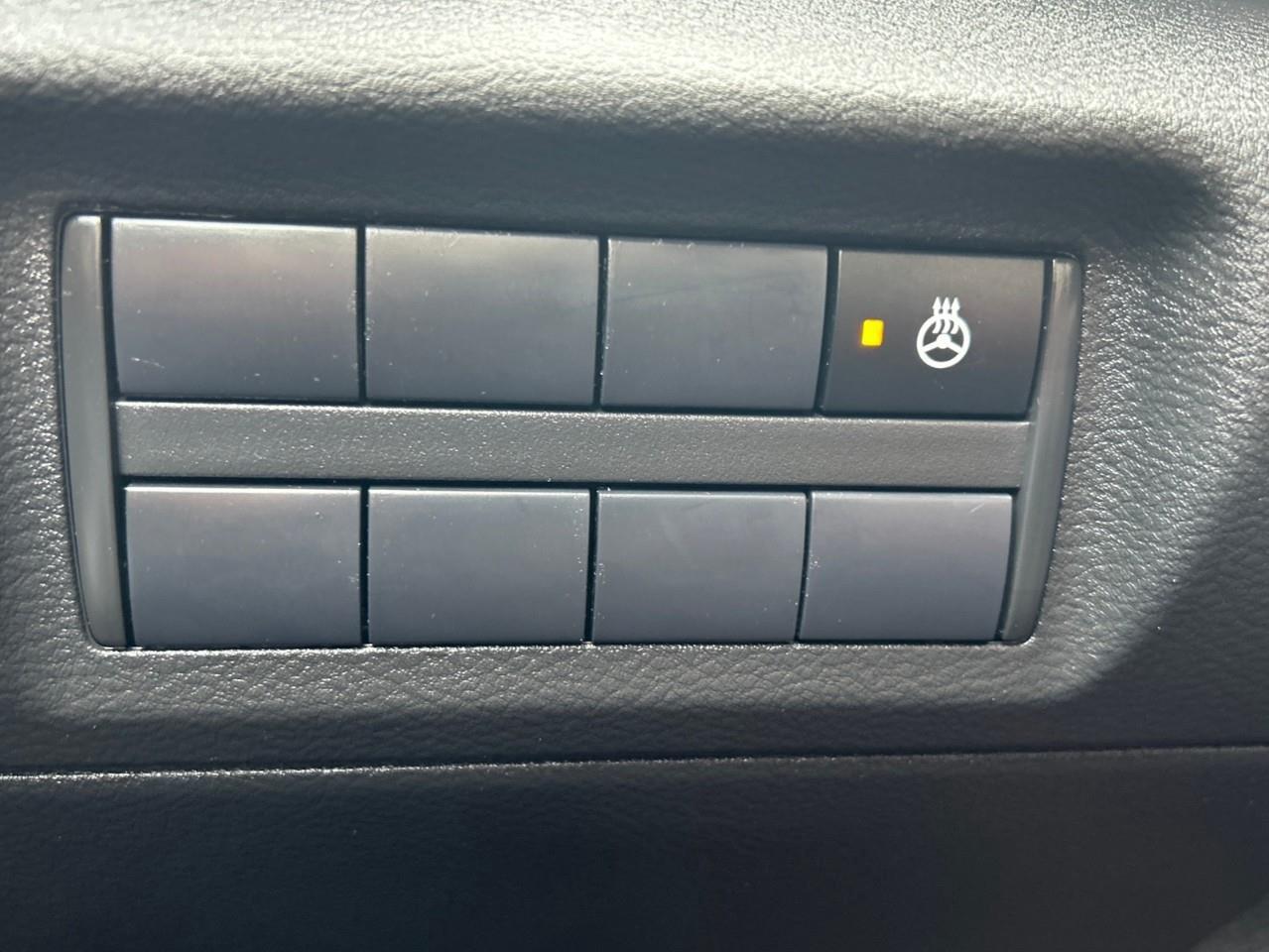 2024 Nissan Kicks SV Photo