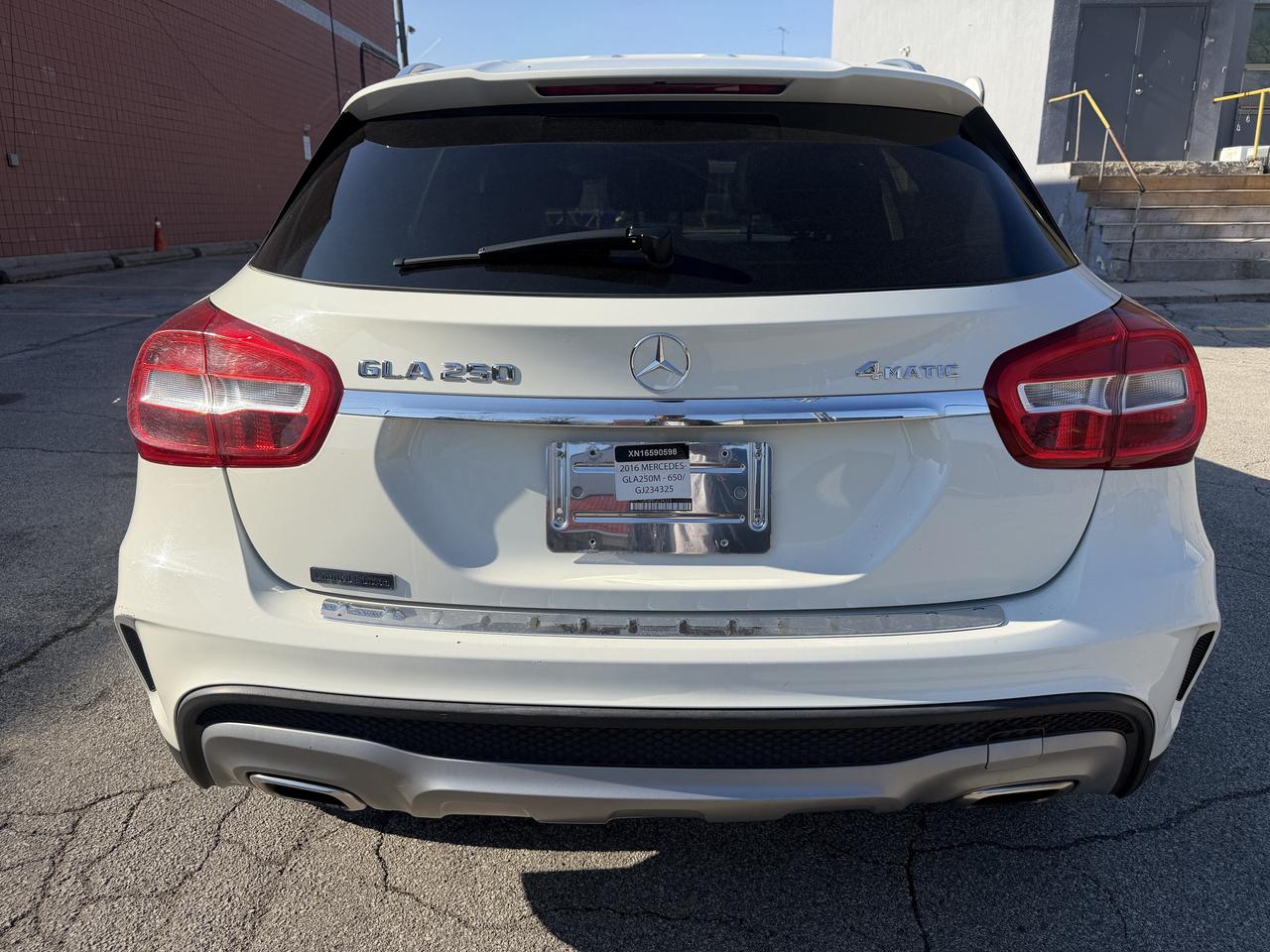 2016 Mercedes-Benz GLA 4MATIC 4dr GLA 250 !! CAR FAX CLEAN !! 131758 KMS Photo3