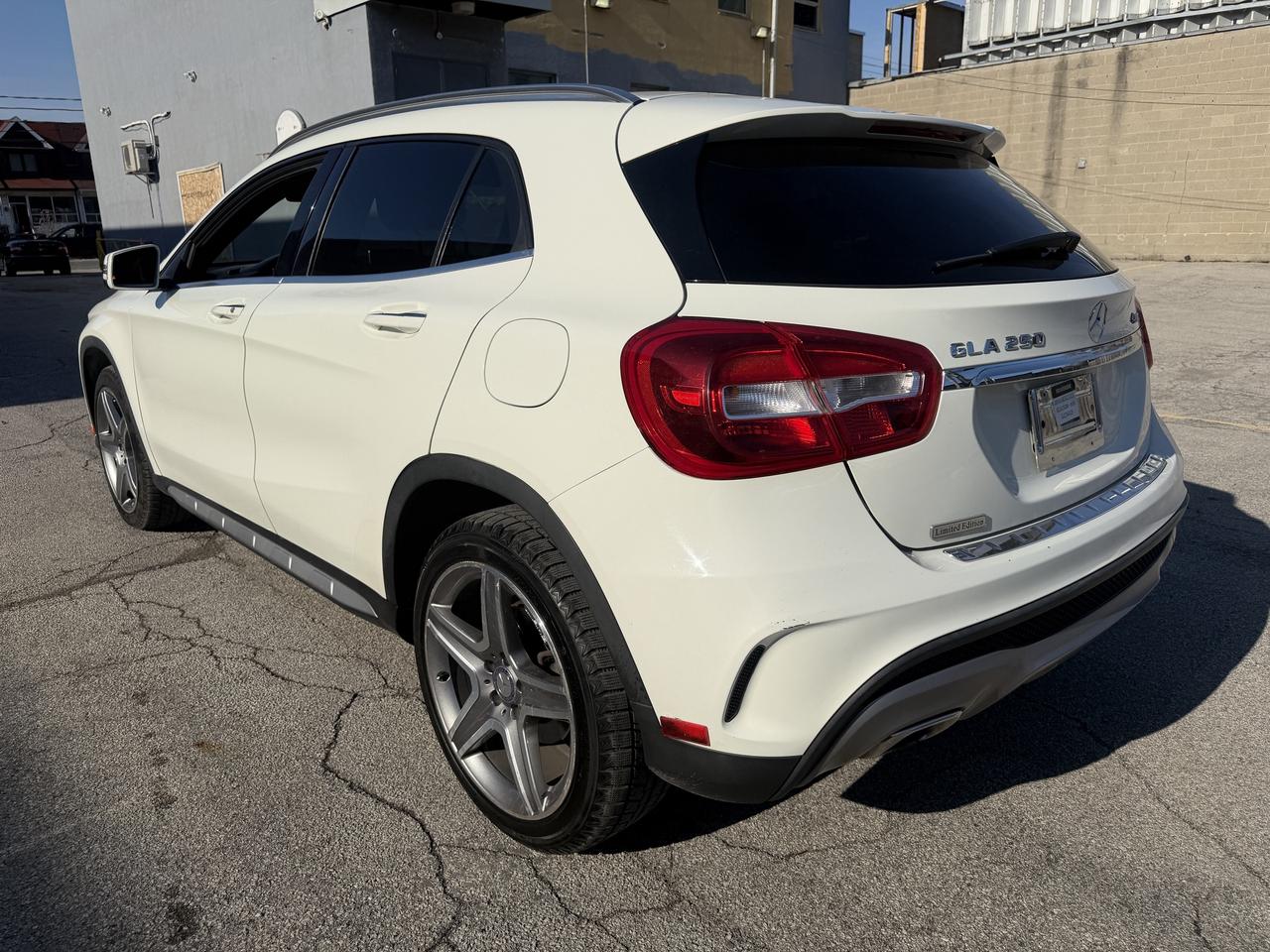 2016 Mercedes-Benz GLA 4MATIC 4dr GLA 250 !! CAR FAX CLEAN !! 131758 KMS Photo2