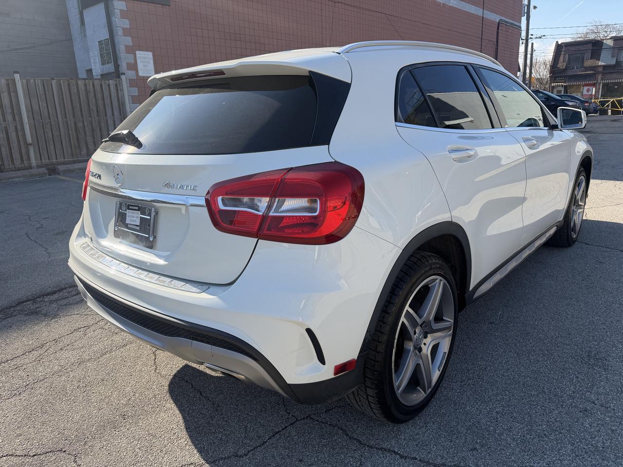 2016 Mercedes-Benz GLA 4MATIC 4dr GLA 250 !! CAR FAX CLEAN !! 131758 KMS Photo