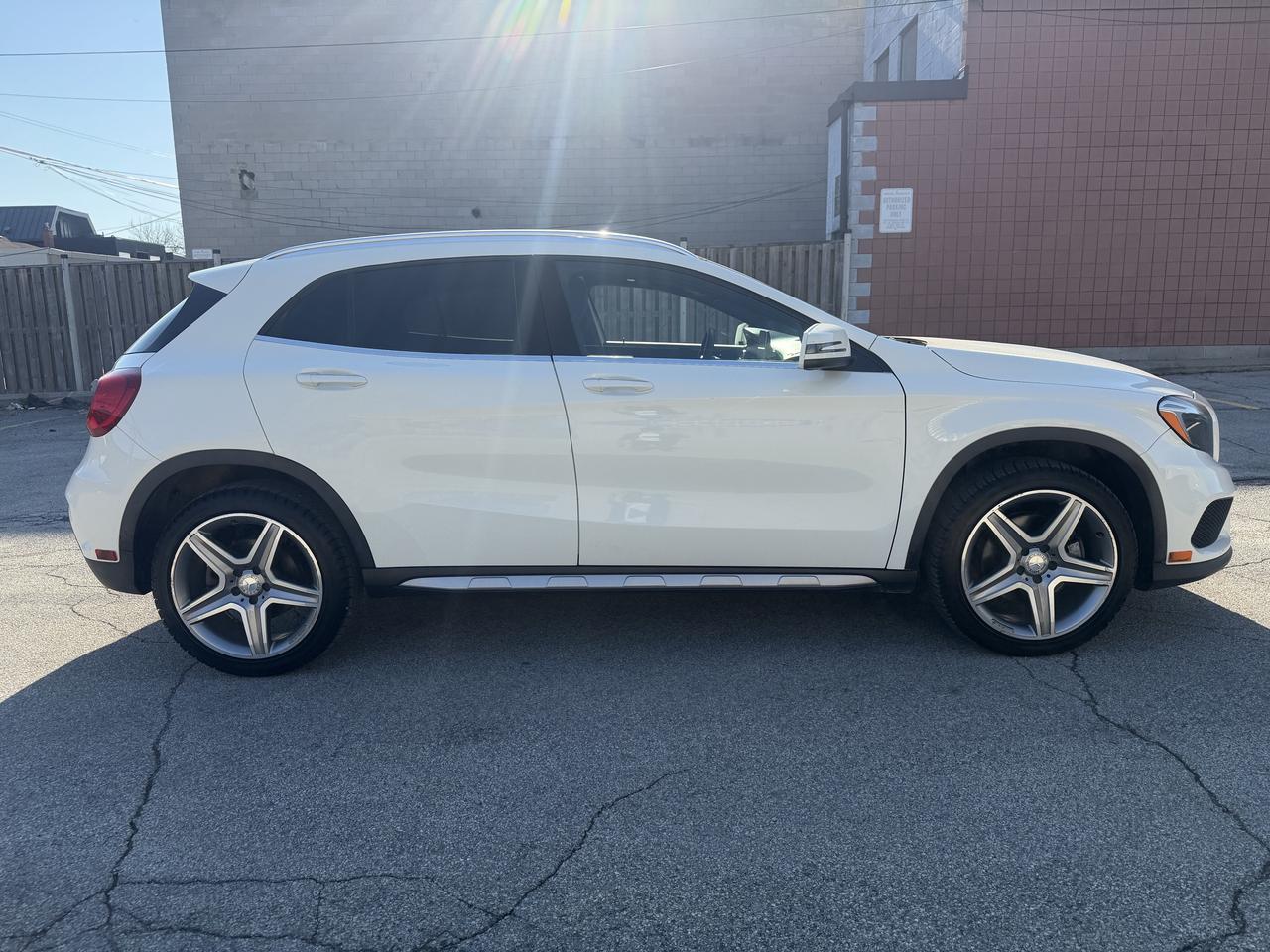 2016 Mercedes-Benz GLA 4MATIC 4dr GLA 250 !! CAR FAX CLEAN !! 131758 KMS Photo