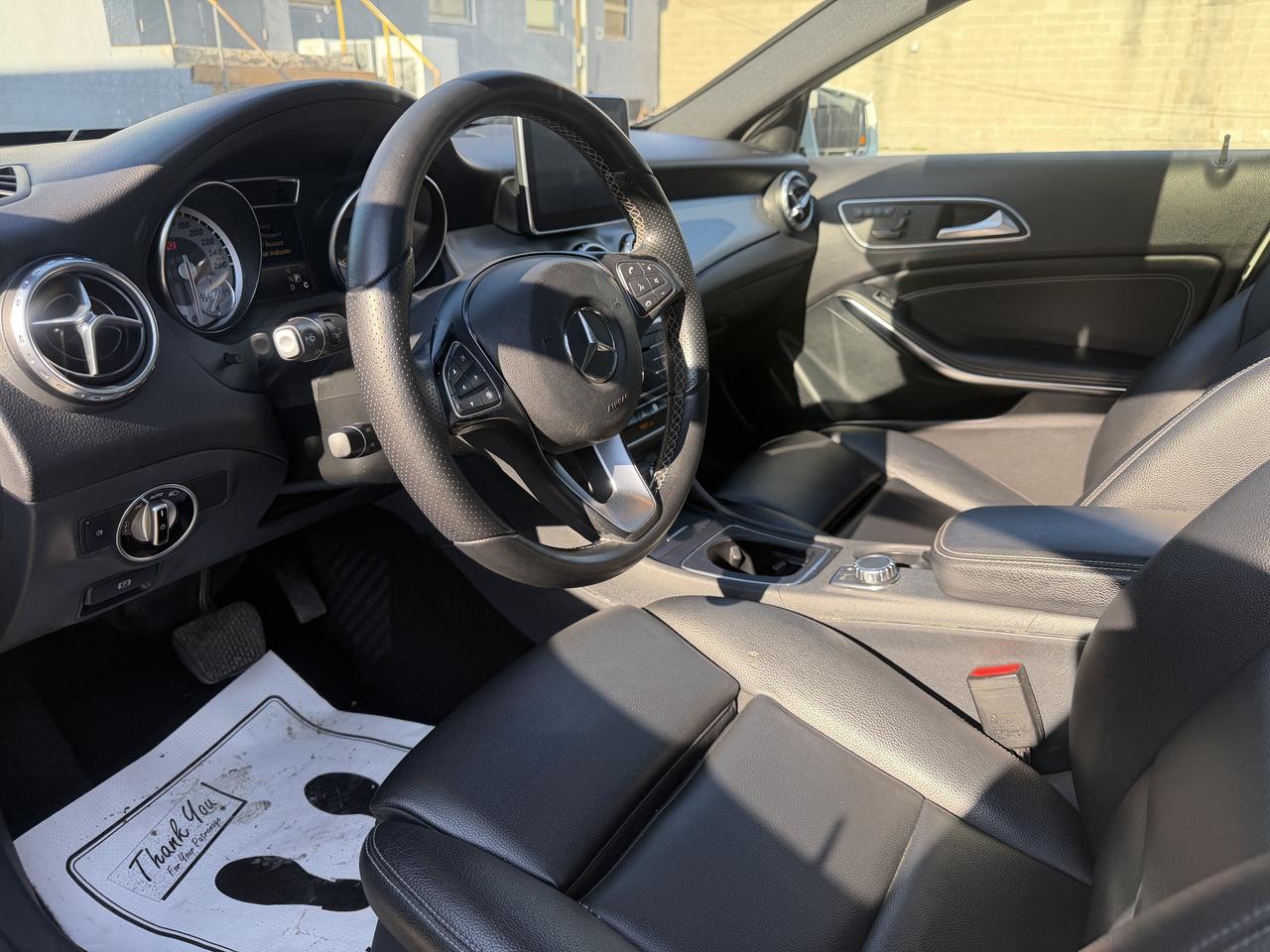 2016 Mercedes-Benz GLA 4MATIC 4dr GLA 250 !! CAR FAX CLEAN !! 131758 KMS Photo