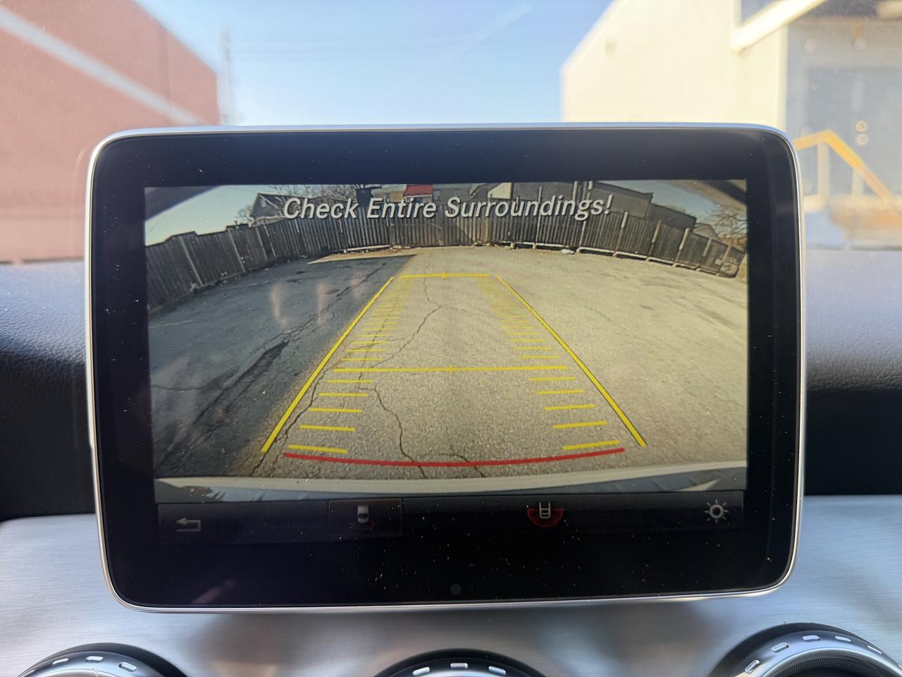 2016 Mercedes-Benz GLA 4MATIC 4dr GLA 250 !! CAR FAX CLEAN !! 131758 KMS Photo