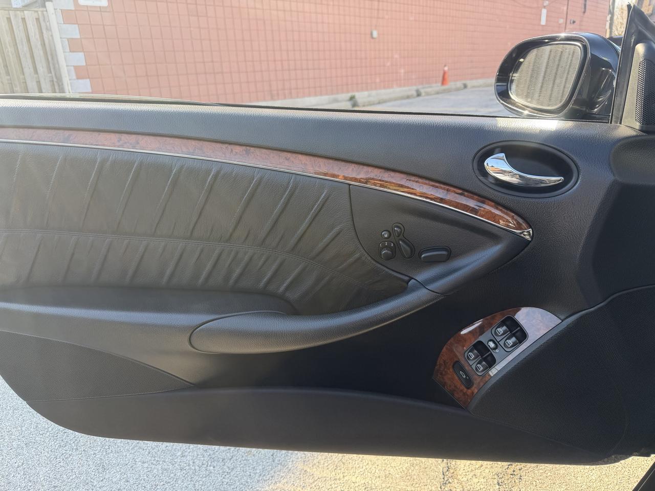 2009 Mercedes-Benz CLK-Class 2dr Cabriolet 3.5L !! 120930 KMS !!! CAR FAX CLEAN Photo