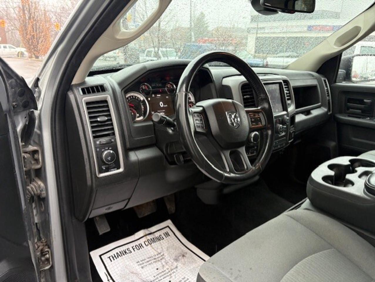 2021 RAM 1500 Classic 4X4 CREW CAB-TONNEAU-CAMERA-HEATED SEATS-NEW TIRES Photo