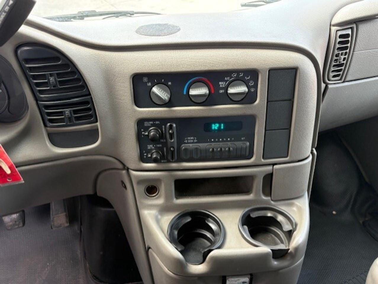 2005 GMC Safari Cargo LADDER RACKS-DIVIDER-SHELVES-CERTIFIED-NEW TIRES!! Photo3