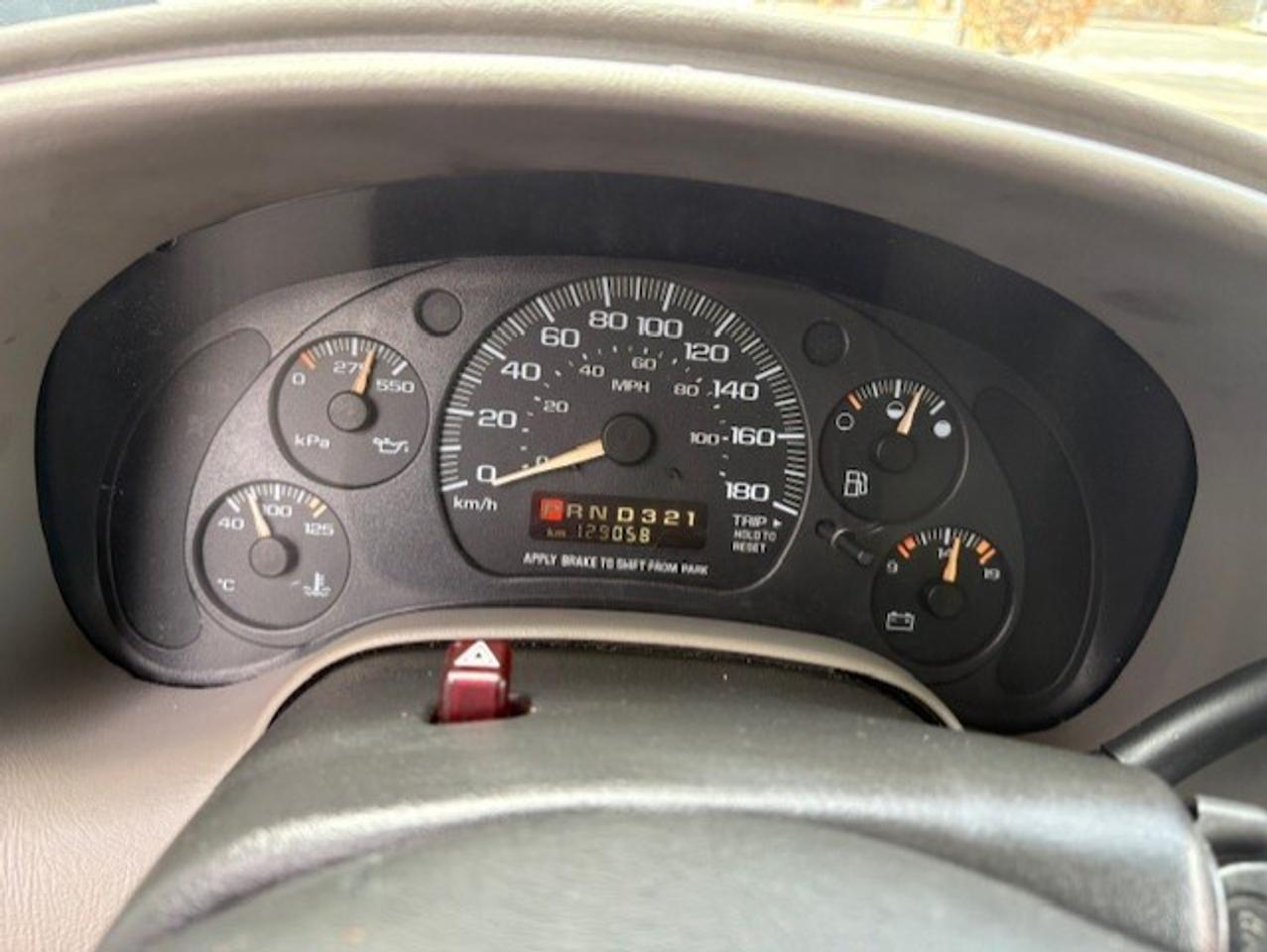 2005 GMC Safari Cargo LADDER RACKS-DIVIDER-SHELVES-CERTIFIED-NEW TIRES!! Photo