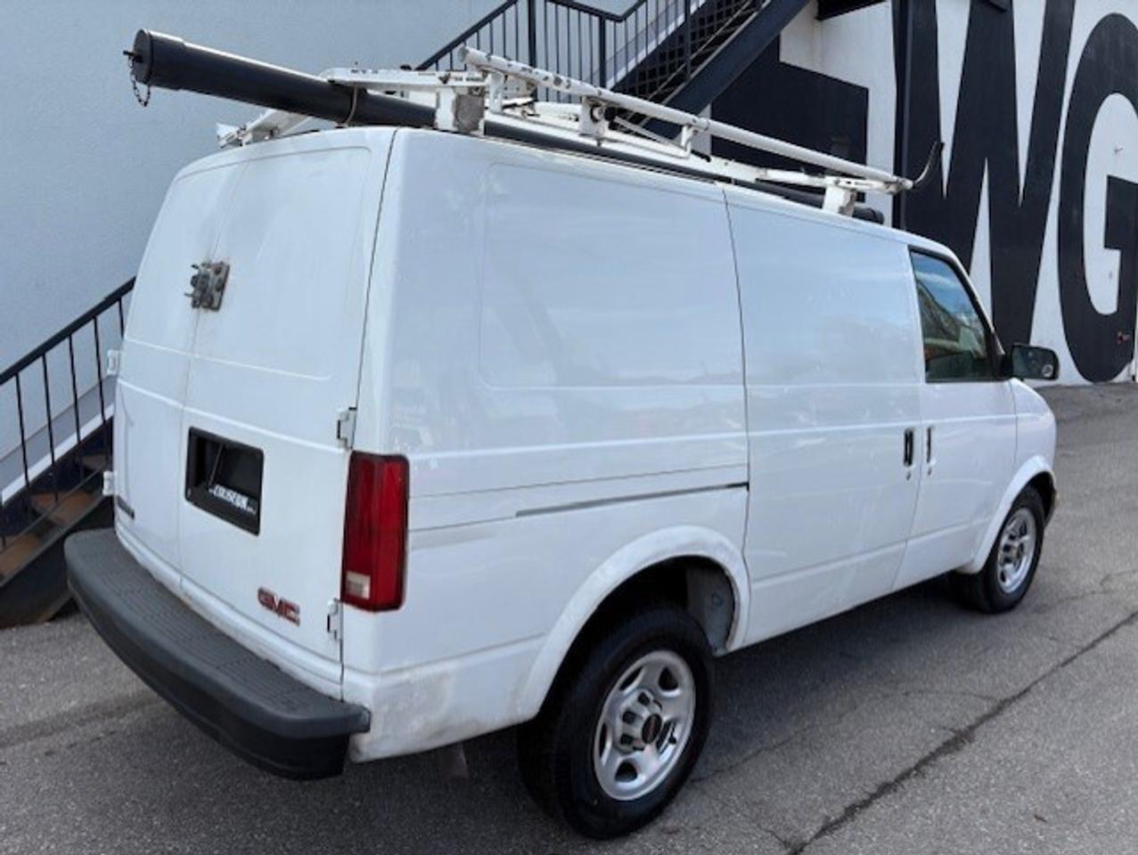2005 GMC Safari Cargo LADDER RACKS-DIVIDER-SHELVES-CERTIFIED-NEW TIRES!! Photo
