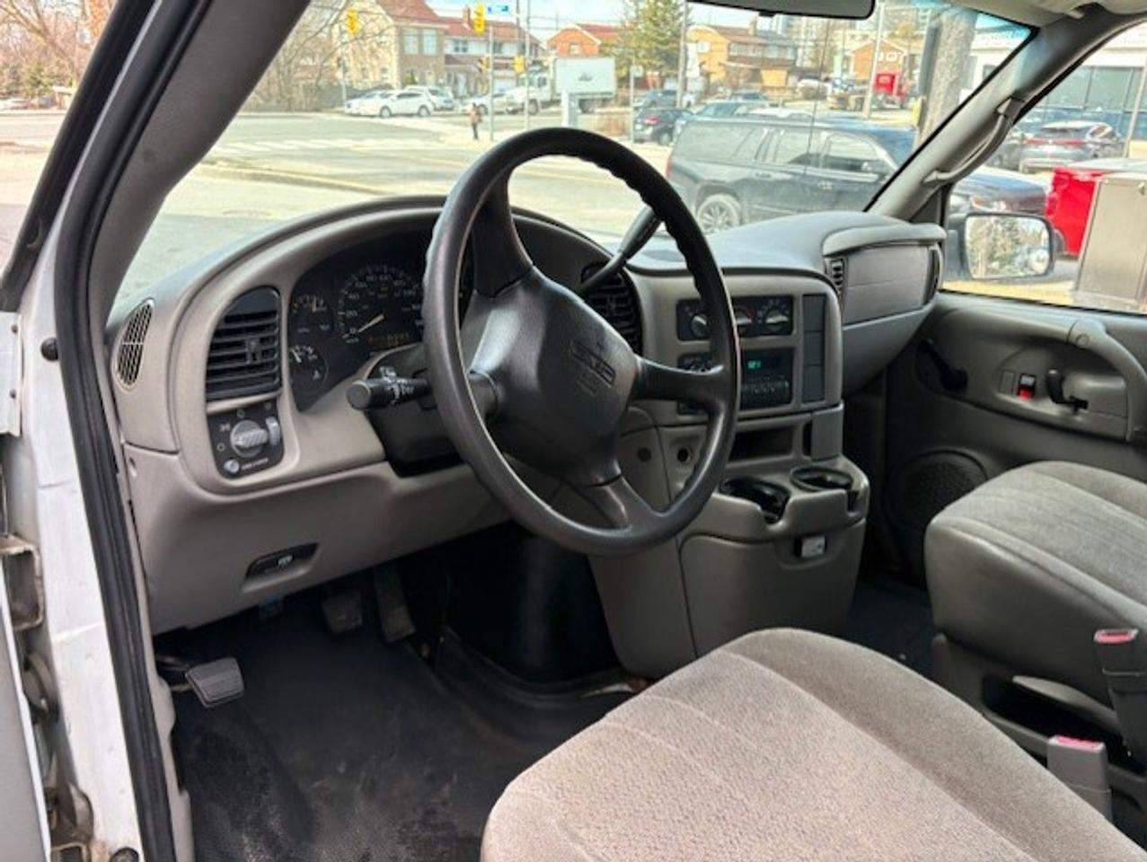 2005 GMC Safari Cargo LADDER RACKS-DIVIDER-SHELVES-CERTIFIED-NEW TIRES!! Photo