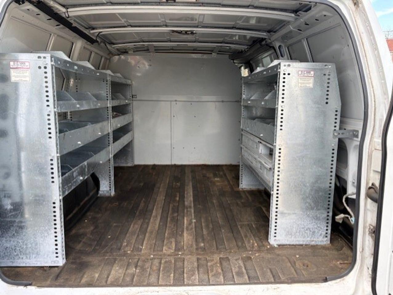 2005 GMC Safari Cargo LADDER RACKS-DIVIDER-SHELVES-CERTIFIED-NEW TIRES!! Photo