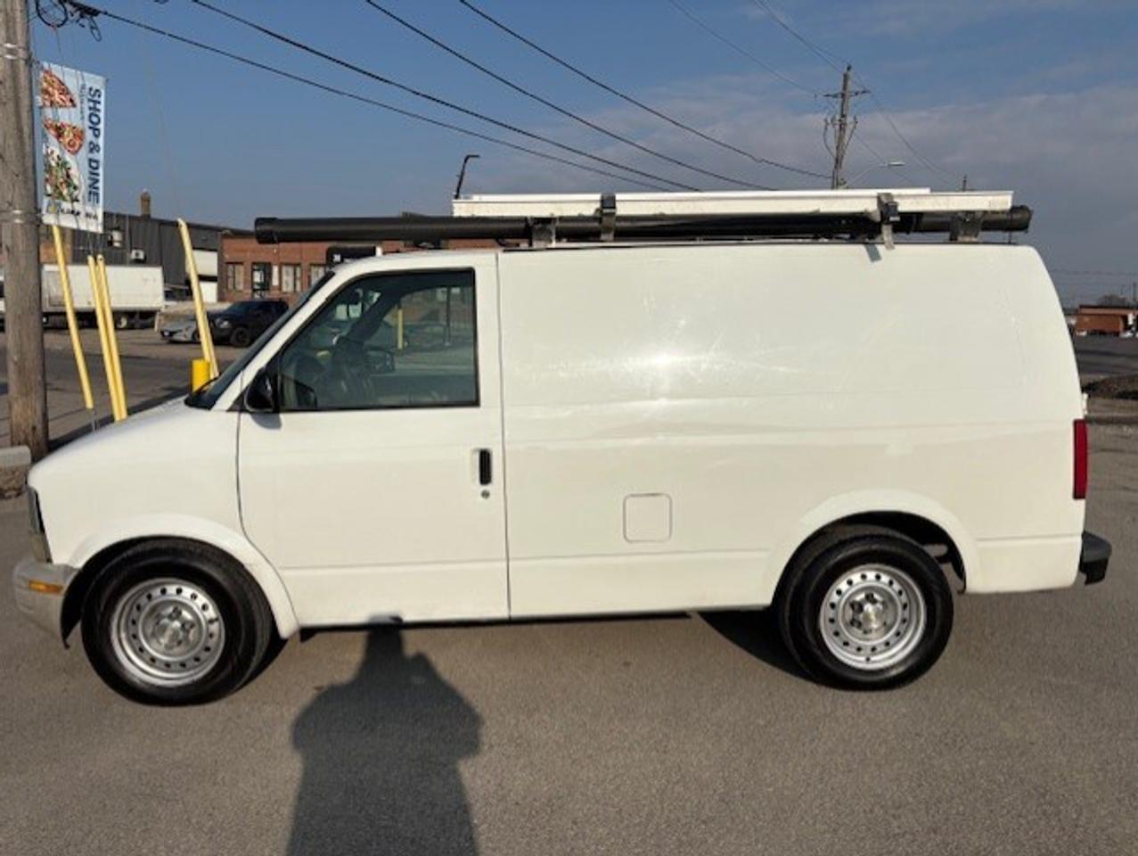2005 GMC Safari Cargo CARGO VAN-LADDER RACKS-DIVIDER-SHELVES-NO WINDOWS Photo
