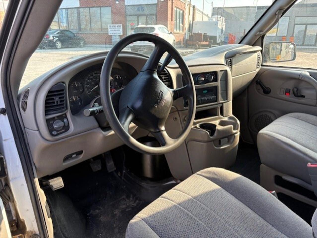 2005 GMC Safari Cargo CARGO VAN-LADDER RACKS-DIVIDER-SHELVES-NO WINDOWS Photo