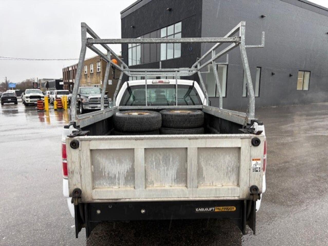 2011 Ford F-150 **ONLY 65,000KM-POWER LIFT GATE-RACKS** Photo