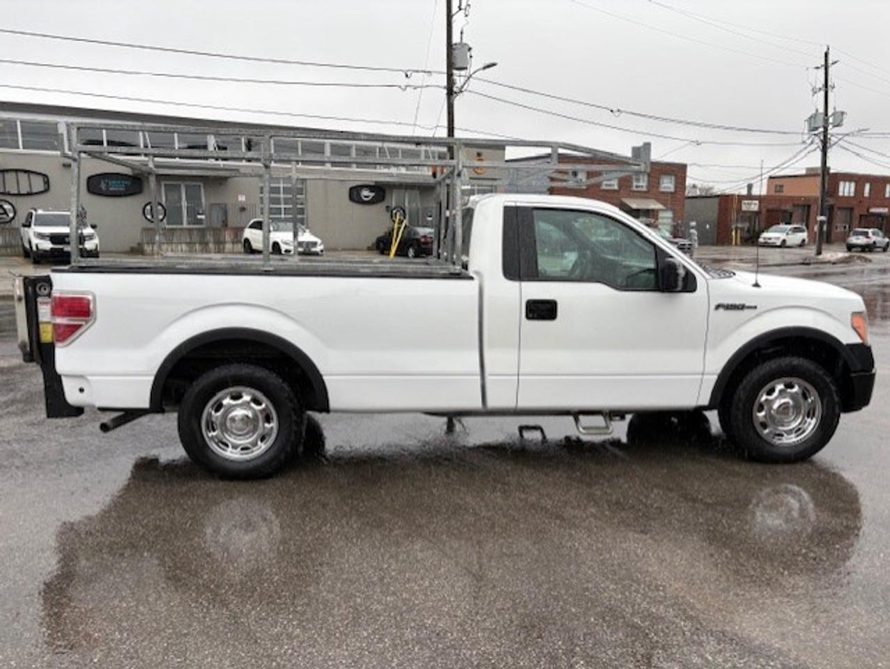 2011 Ford F-150 **ONLY 65,000KM-POWER LIFT GATE-RACKS** Photo