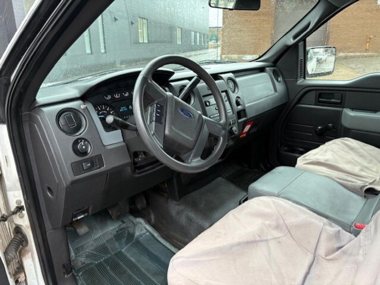 2011 Ford F-150 **ONLY 65,000KM-POWER LIFT GATE-RACKS** Photo