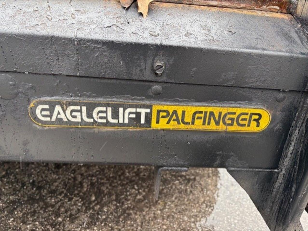 2011 Ford F-150 **ONLY 65,000KM-POWER LIFT GATE-RACKS** Photo