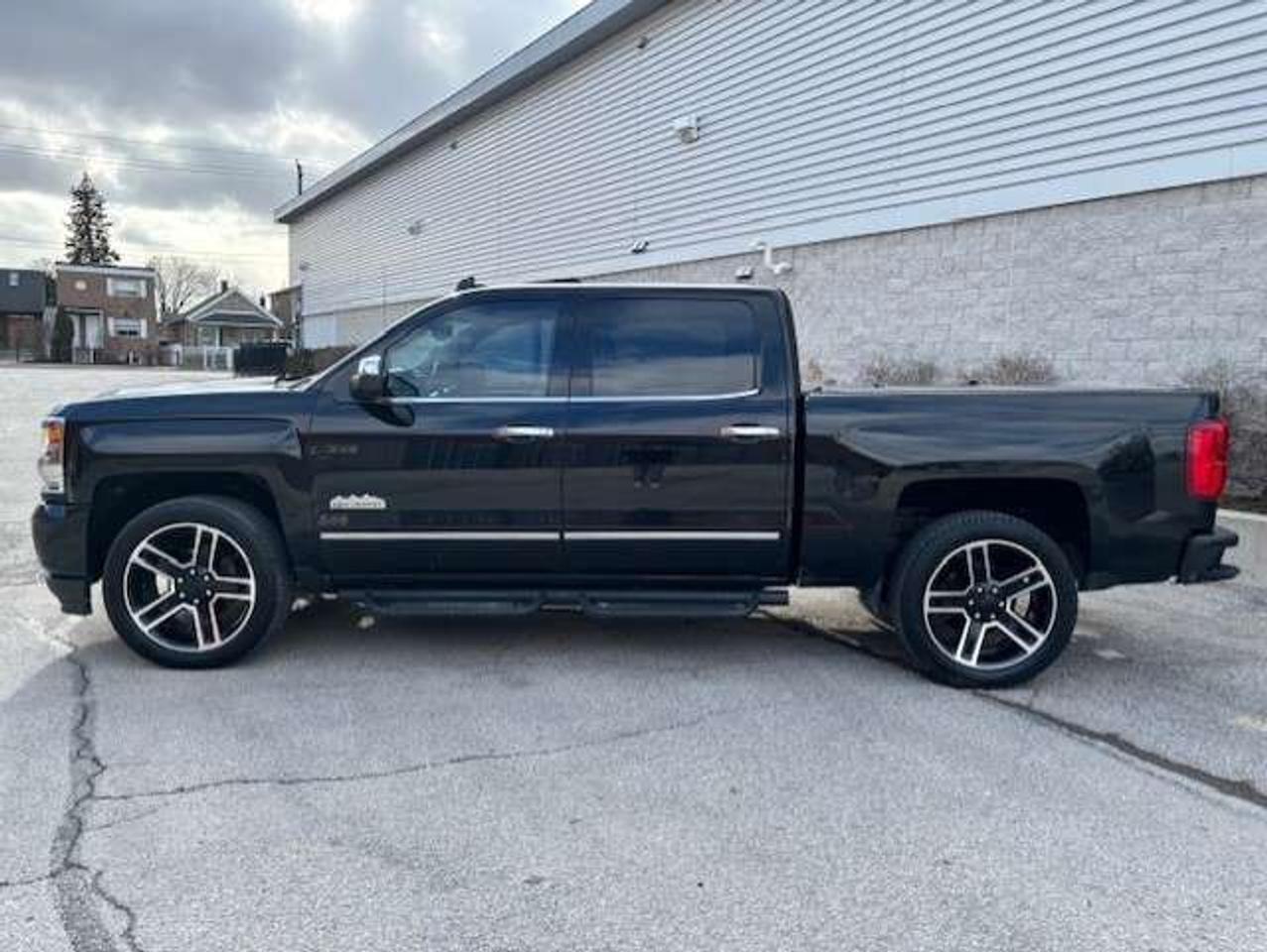 2017 Chevrolet Silverado 1500 4WD **HIGH COUNTRY-LEATHER-NAVI-SUN ROOF-CAMERA** Photo5
