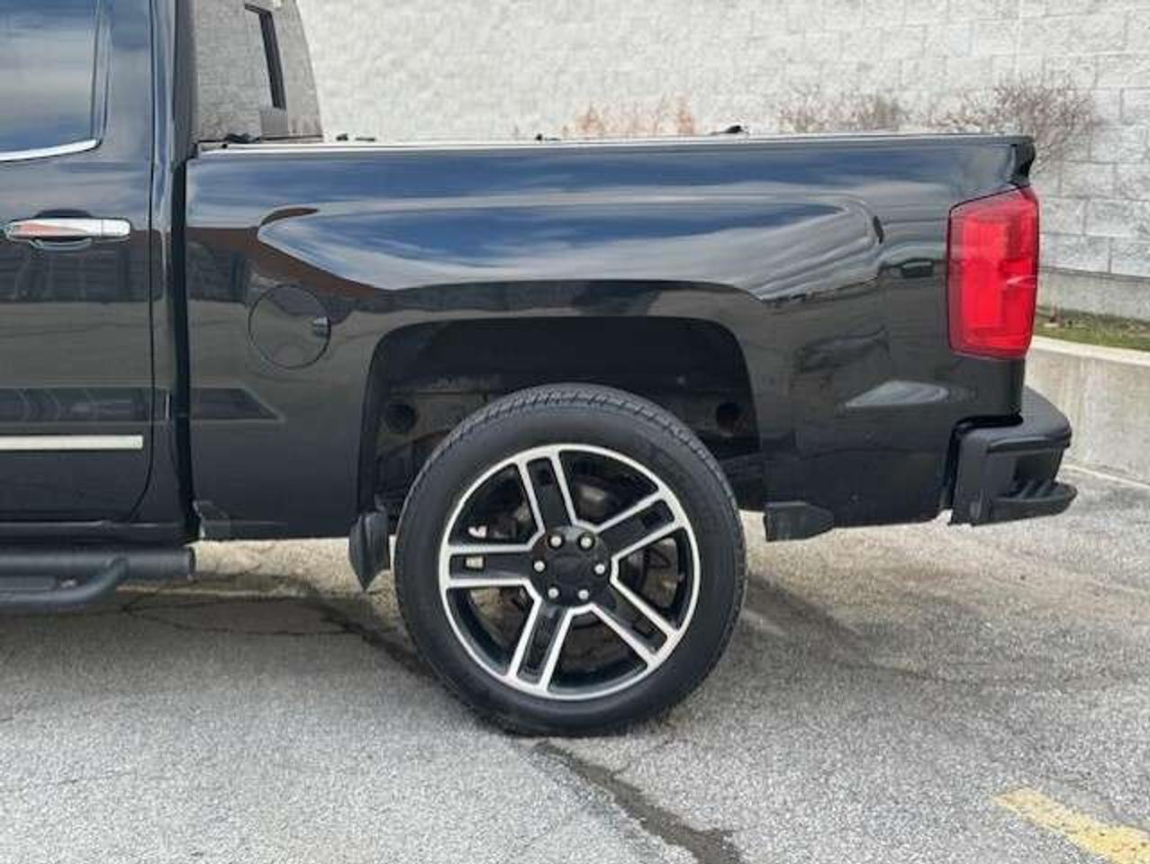 2017 Chevrolet Silverado 1500 4WD **HIGH COUNTRY-LEATHER-NAVI-SUN ROOF-CAMERA** Photo