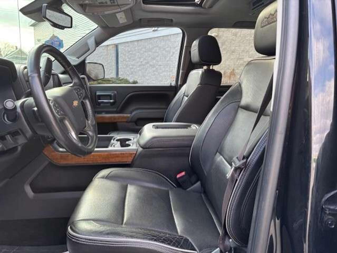 2017 Chevrolet Silverado 1500 4WD **HIGH COUNTRY-LEATHER-NAVI-SUN ROOF-CAMERA** Photo