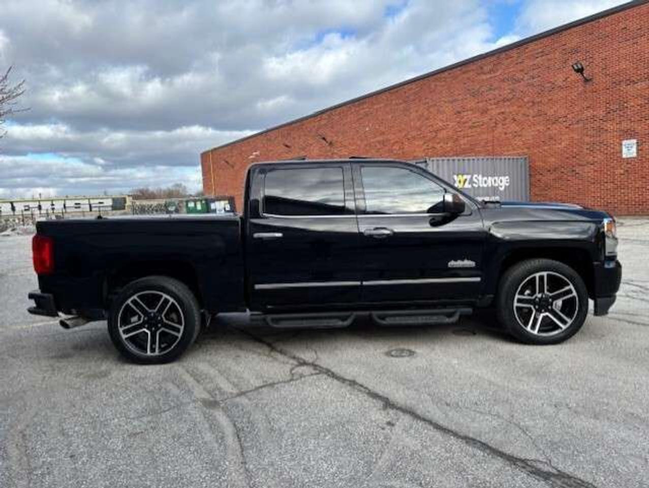 2017 Chevrolet Silverado 1500 4WD **HIGH COUNTRY-LEATHER-NAVI-SUN ROOF-CAMERA** Photo