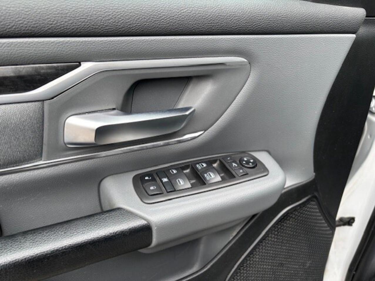 2021 RAM 1500 BIG HORN 4X4 *1 OWNER-NO ACCIDENTS-TONNEAU-CAMERA* Photo