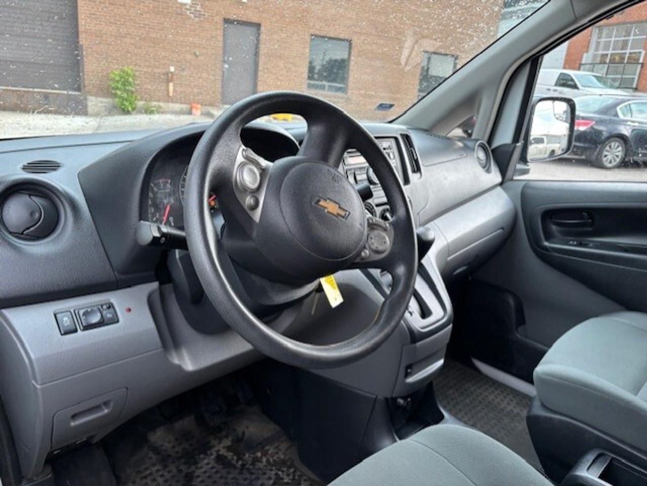 2015 Chevrolet City Express LT LADDER RACKS-DIVIDER-SHELVES-WINTER/SUMMER TIRE Photo