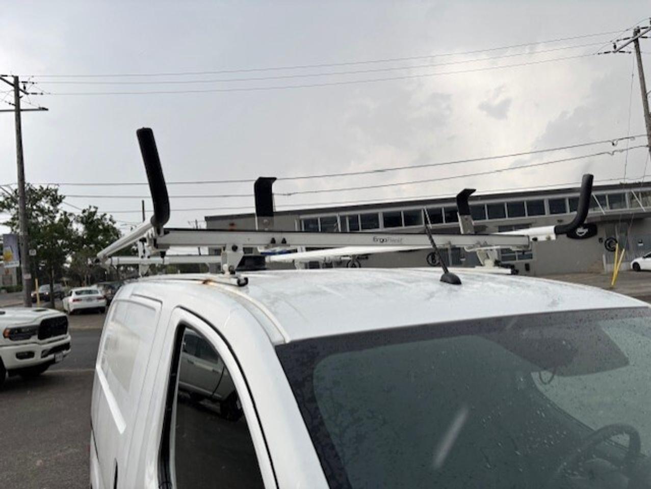 2015 Chevrolet City Express LT LADDER RACKS-DIVIDER-SHELVES-WINTER/SUMMER TIRE Photo