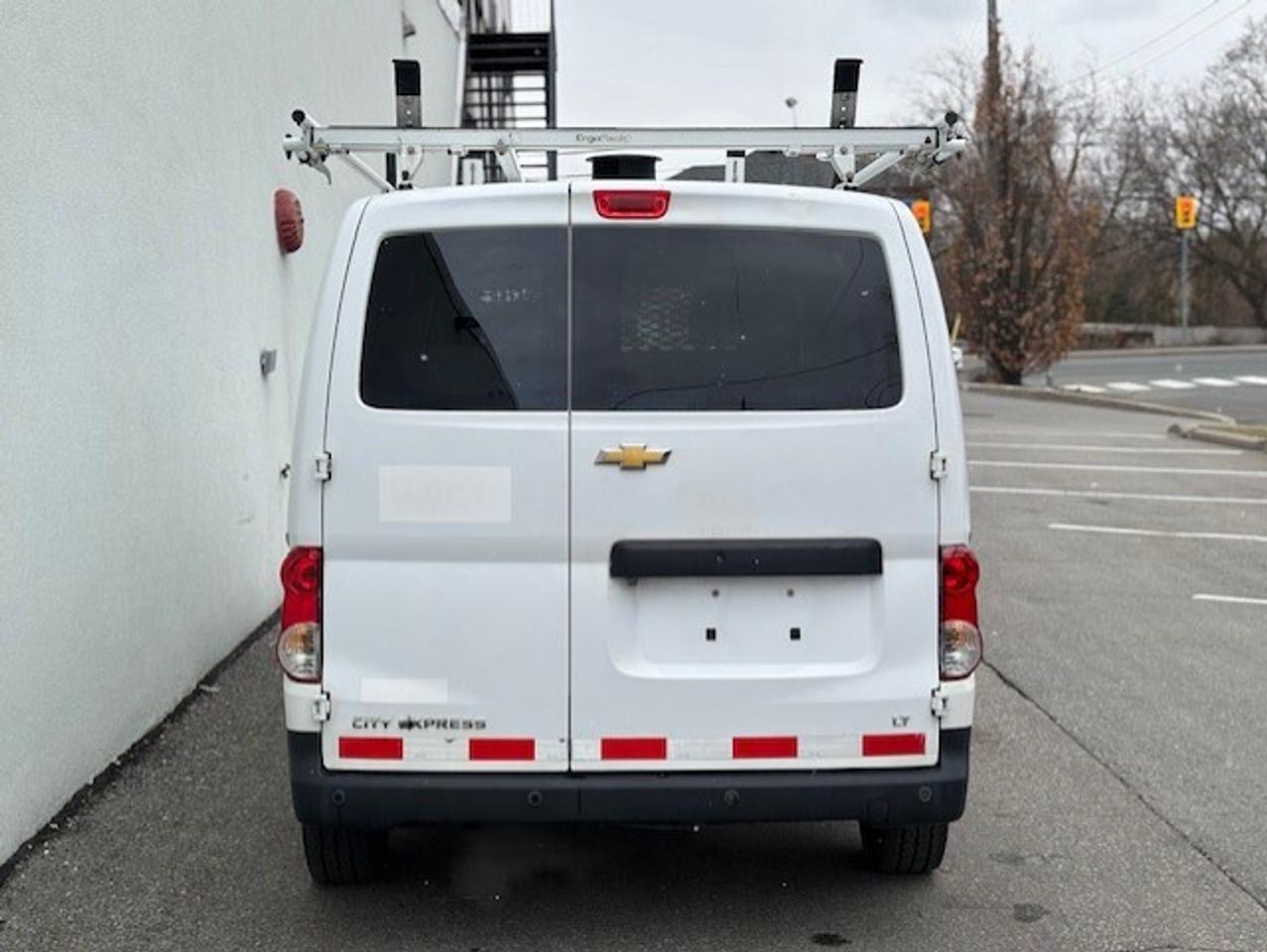 2015 Chevrolet City Express LT LADDER RACKS-DIVIDER-SHELVES-WINTER/SUMMER TIRE Photo