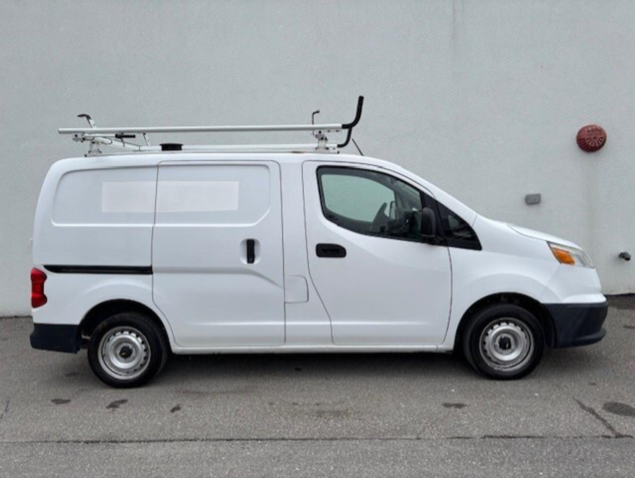 2015 Chevrolet City Express LT LADDER RACKS-DIVIDER-SHELVES-WINTER/SUMMER TIRE Photo