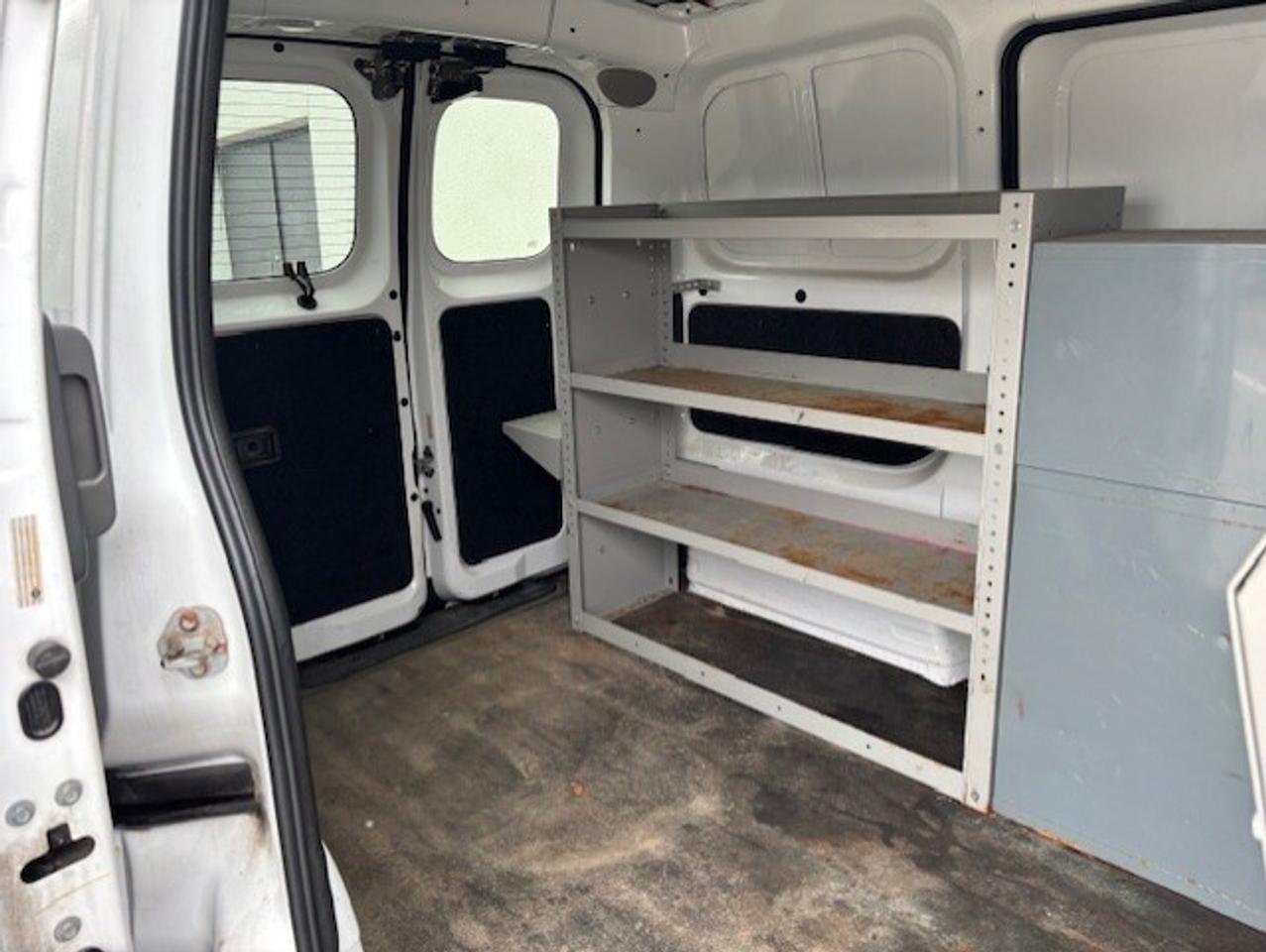 2015 Chevrolet City Express LT LADDER RACKS-DIVIDER-SHELVES-WINTER/SUMMER TIRE Photo