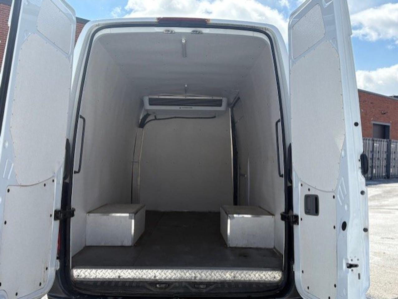 2012 Mercedes-Benz Sprinter 3500 DUALLY-HIGH ROOF-THERMO KING REEFER-REFRIDGERATION Photo4