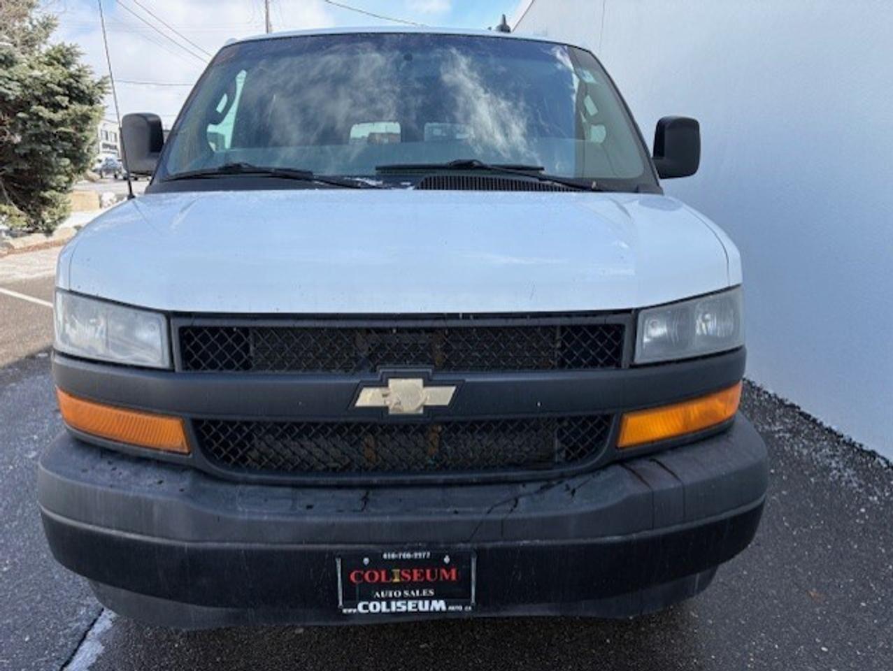 2019 Chevrolet Express Passenger LS 2500 **12 PASSENGER-CAMERA-VINYL FLOORS-SEATS** Photo