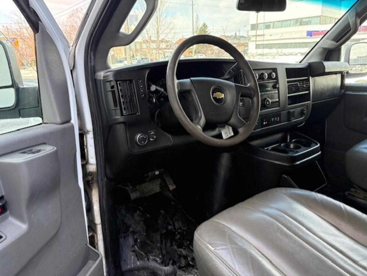 2019 Chevrolet Express Passenger LS 2500 **12 PASSENGER-CAMERA-VINYL FLOORS-SEATS** Photo