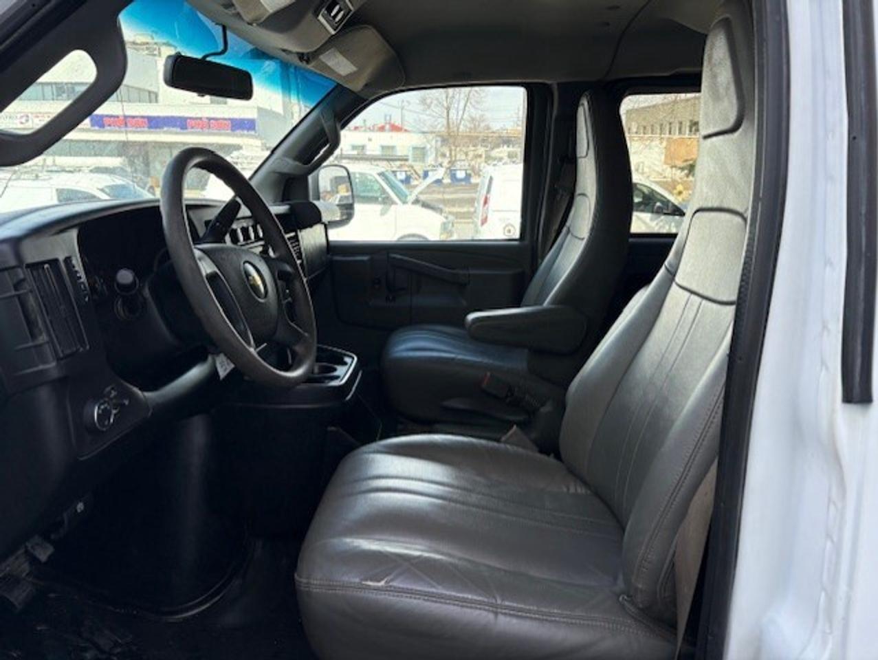 2019 Chevrolet Express Passenger LS 2500 **12 PASSENGER-CAMERA-VINYL FLOORS-SEATS** Photo