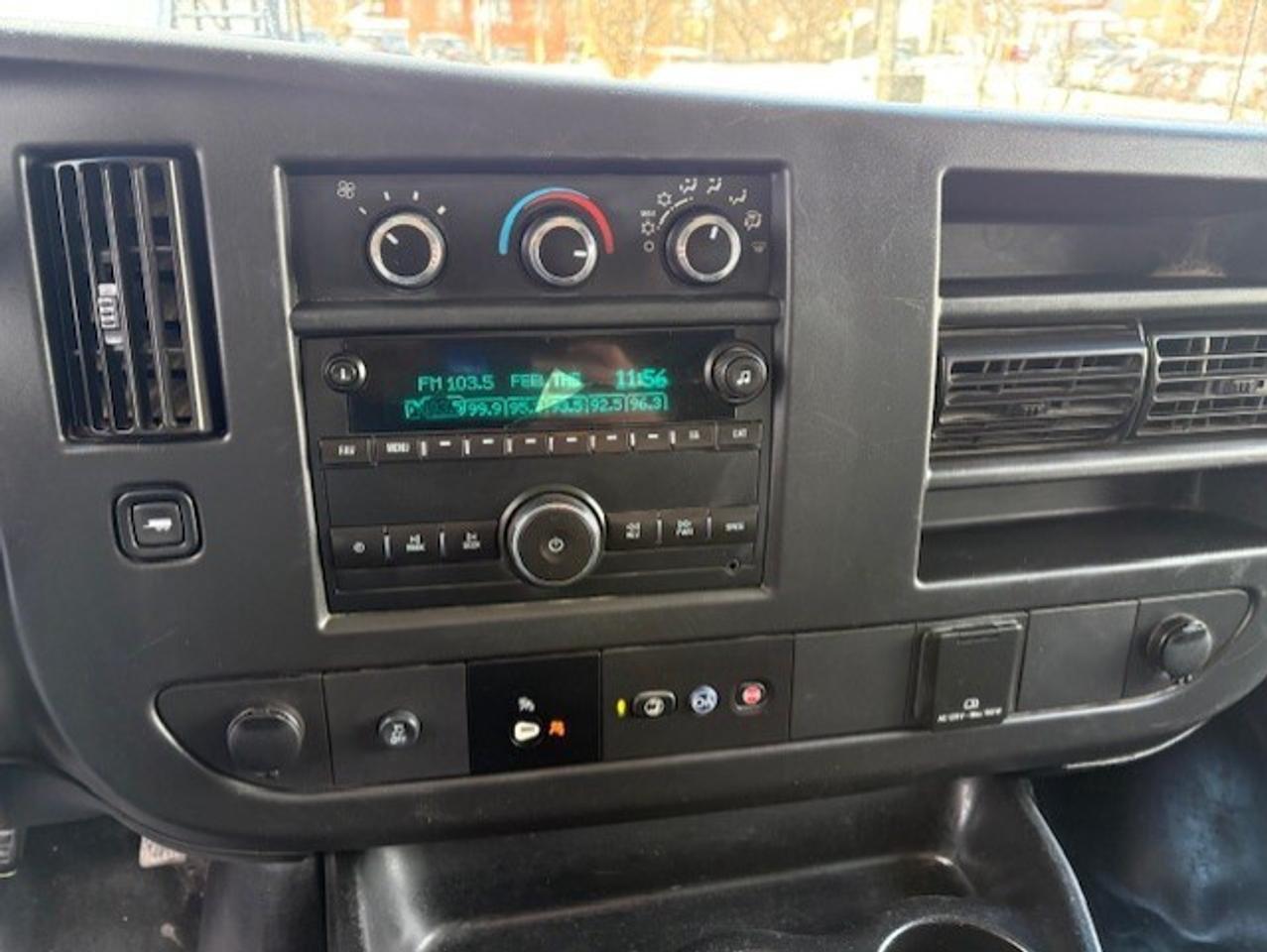 2019 Chevrolet Express Passenger LS 2500 **12 PASSENGER-CAMERA-VINYL FLOORS-SEATS** Photo