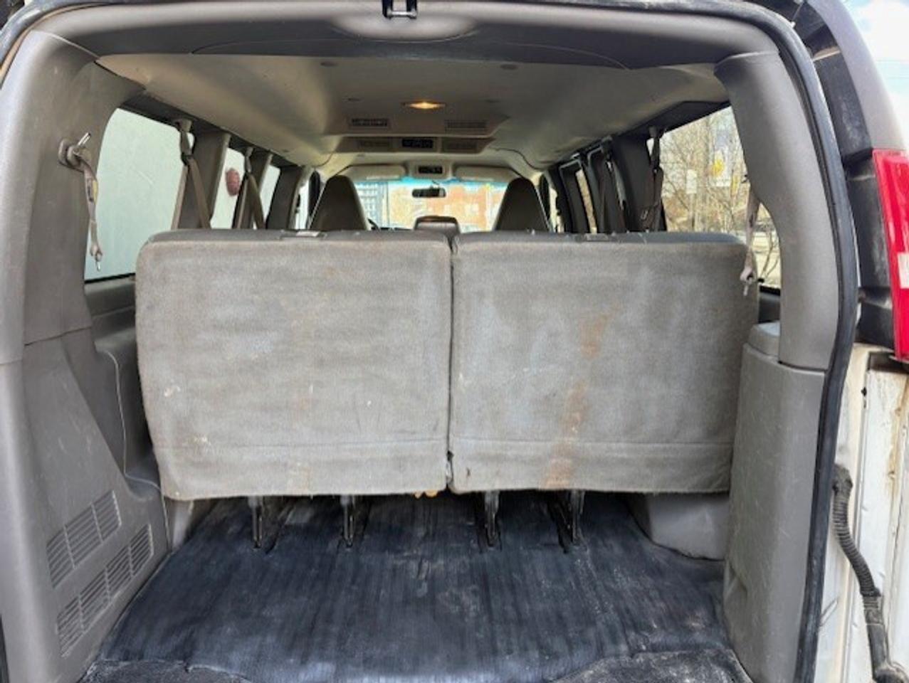 2019 Chevrolet Express Passenger LS 2500 **12 PASSENGER-CAMERA-VINYL FLOORS-SEATS** Photo