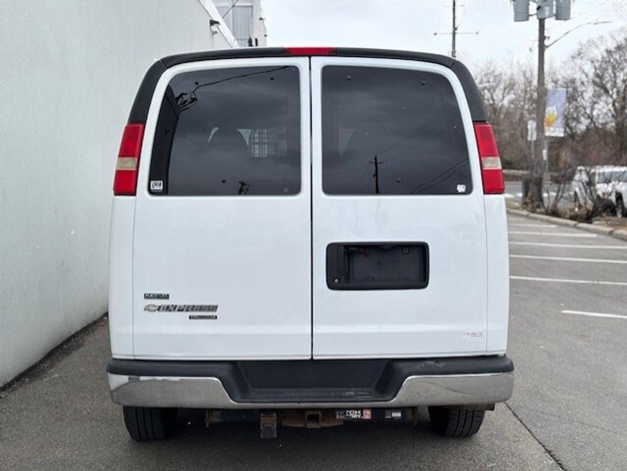 2011 Chevrolet Express Passenger LT 3500 **12 PASSENGER-SLIDING DOOR-TOW PACKAGE-** Photo