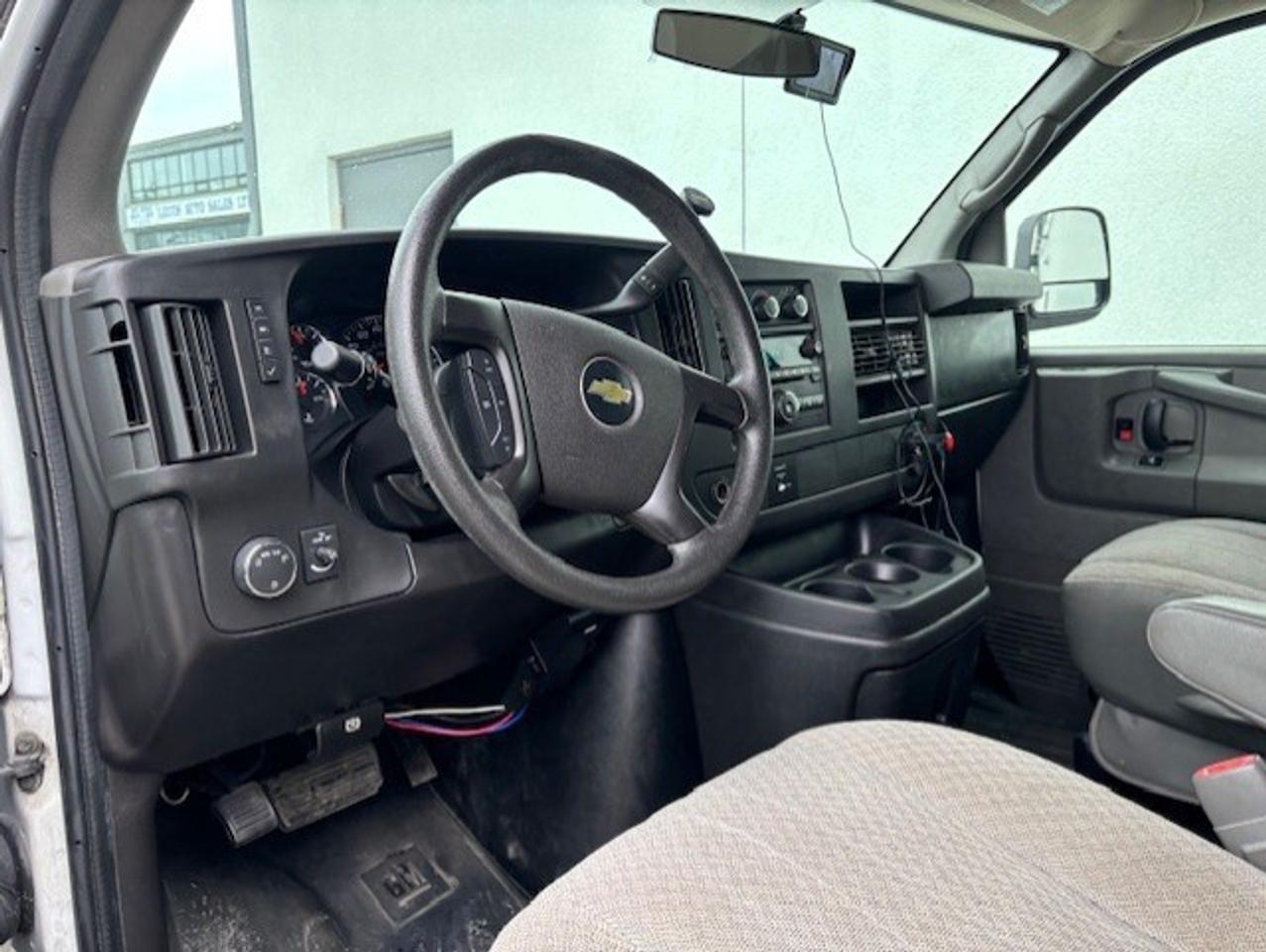 2011 Chevrolet Express Passenger LT 3500 **12 PASSENGER-SLIDING DOOR-TOW PACKAGE-** Photo