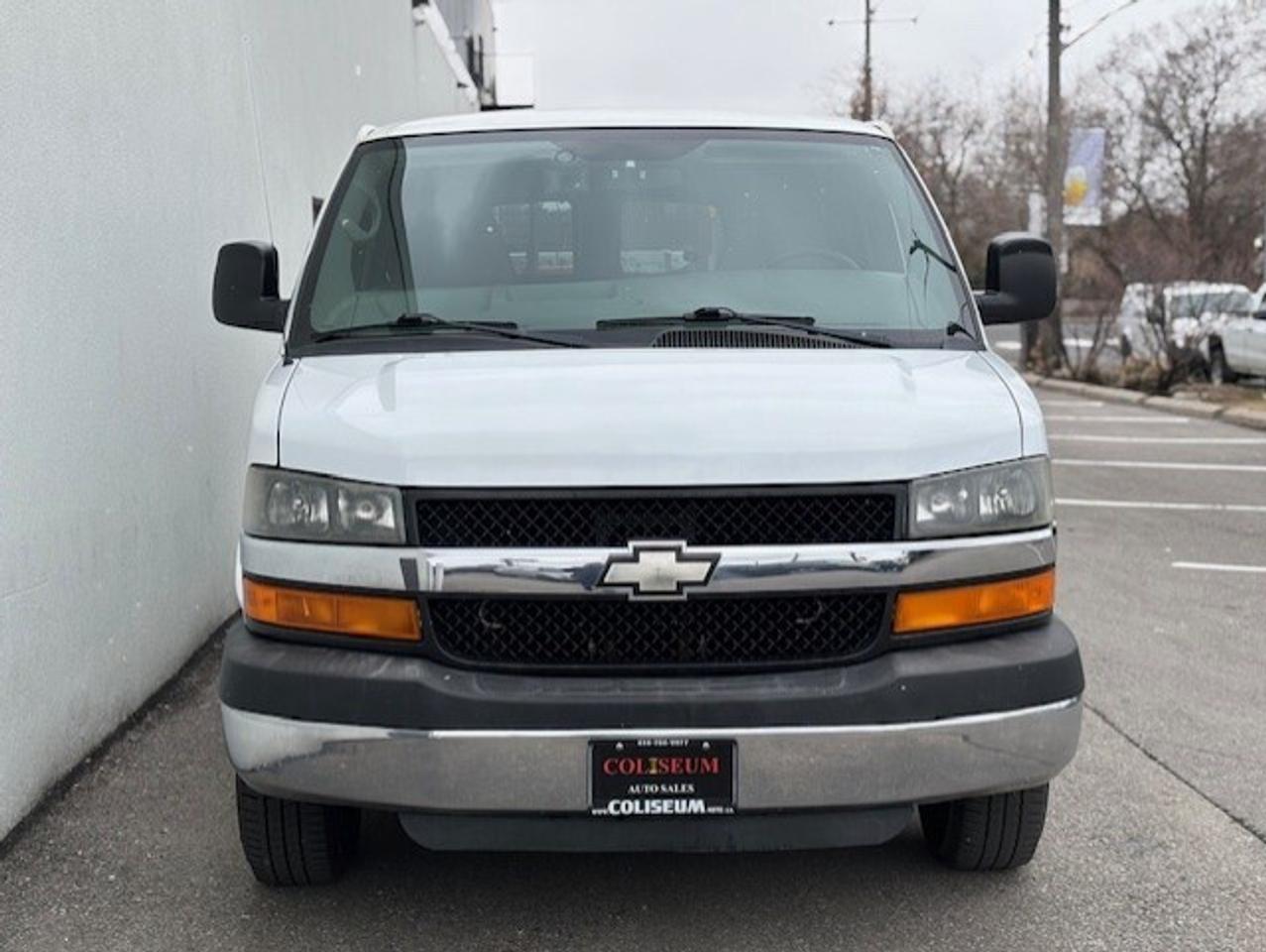 2011 Chevrolet Express Passenger LT 3500 **12 PASSENGER-SLIDING DOOR-TOW PACKAGE-** Photo