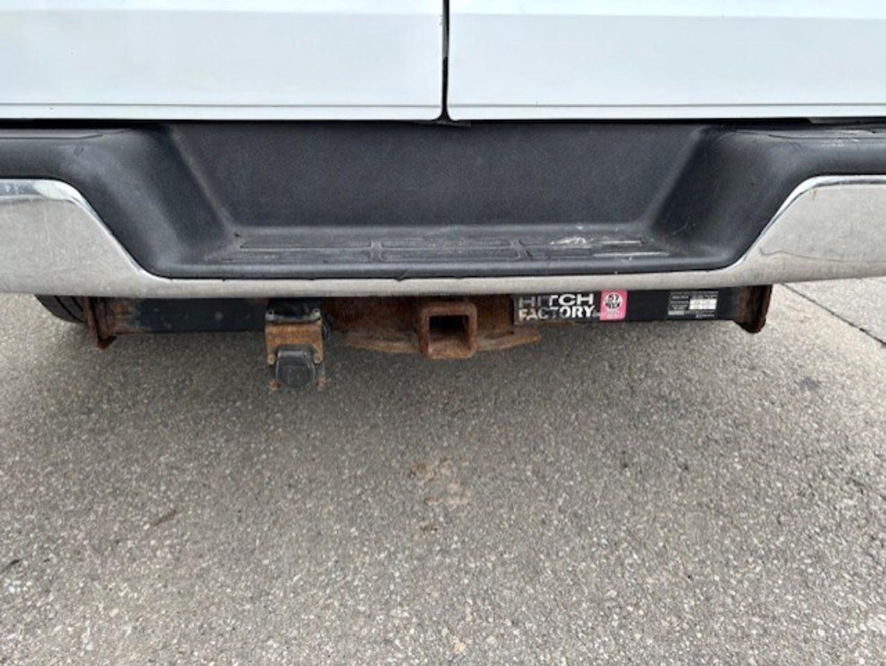 2011 Chevrolet Express Passenger LT 3500 **12 PASSENGER-SLIDING DOOR-TOW PACKAGE-** Photo