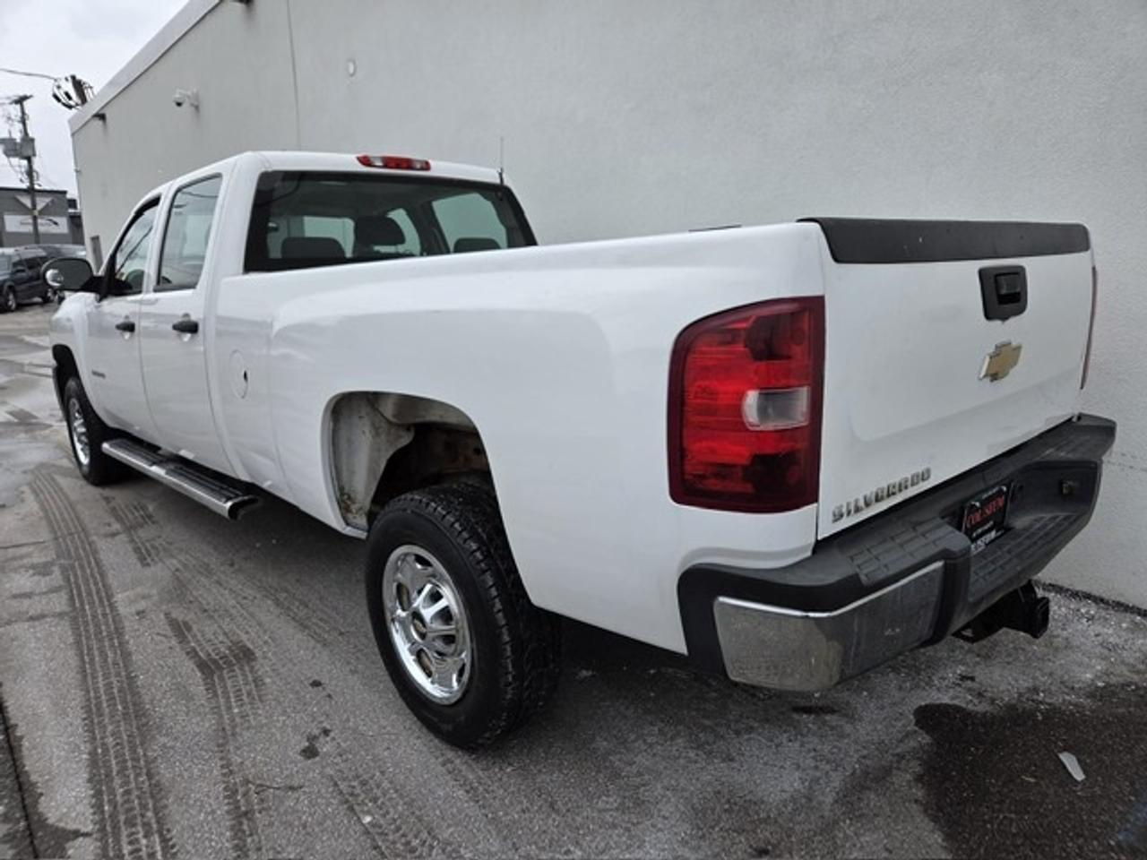 2011 Chevrolet SILVERADO 2500HD V8 CREW CAB-LONG BOX-1 OWNER-CERTIFIED-NO ACCIDENT Photo2
