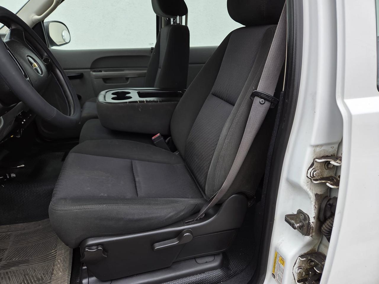 2011 Chevrolet SILVERADO 2500HD V8 CREW CAB-LONG BOX-1 OWNER-CERTIFIED-NO ACCIDENT Photo