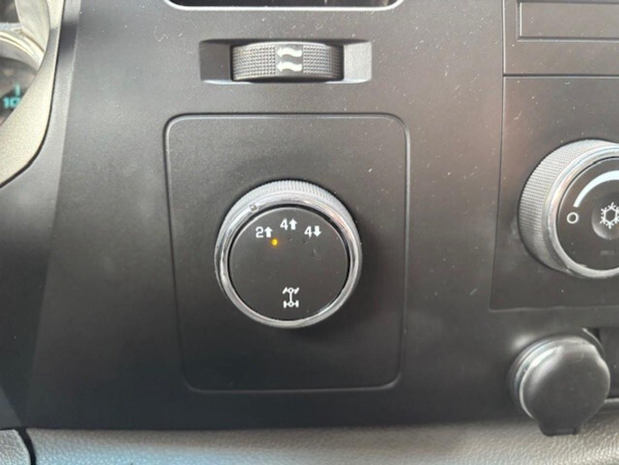 2014 Chevrolet SILVERADO 2500HD 4WD **CREW CAB LONG BOXXX-FUEL TANKER-CERTIFIED** Photo