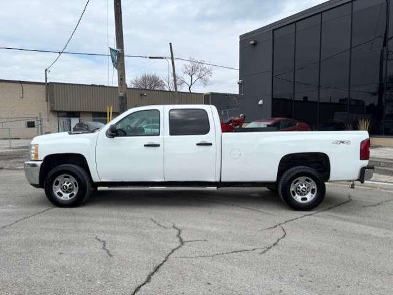 2014 Chevrolet Silverado 2500 4WD **CREW CAB LONG BOXXX-FUEL TANKER-CERTIFIED** Photo