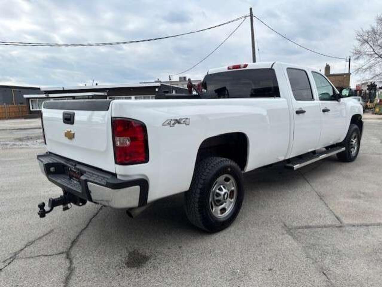 2014 Chevrolet Silverado 2500 4WD **CREW CAB LONG BOXXX-FUEL TANKER-CERTIFIED** Photo