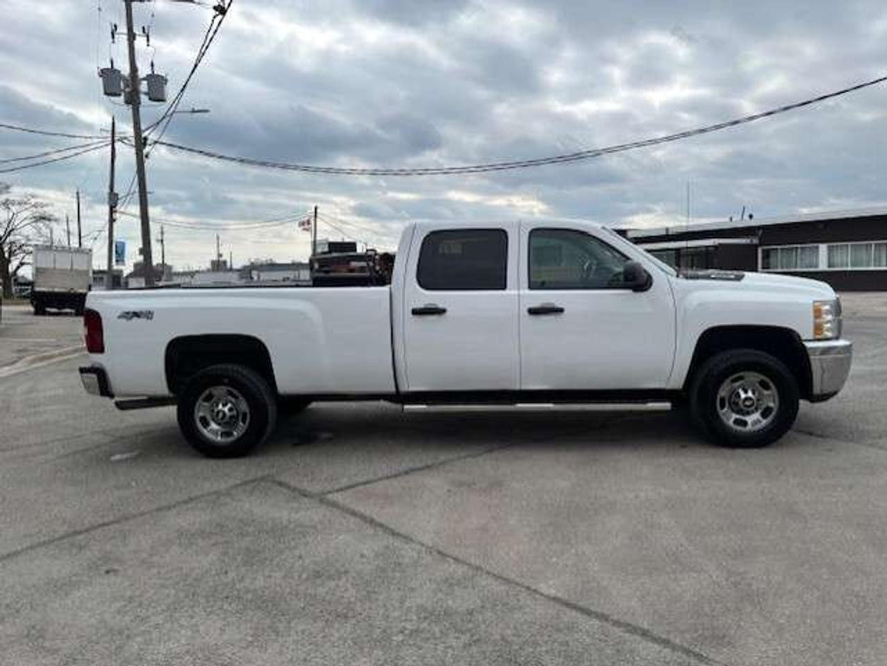 2014 Chevrolet Silverado 2500 4WD **CREW CAB LONG BOXXX-FUEL TANKER-CERTIFIED** Photo