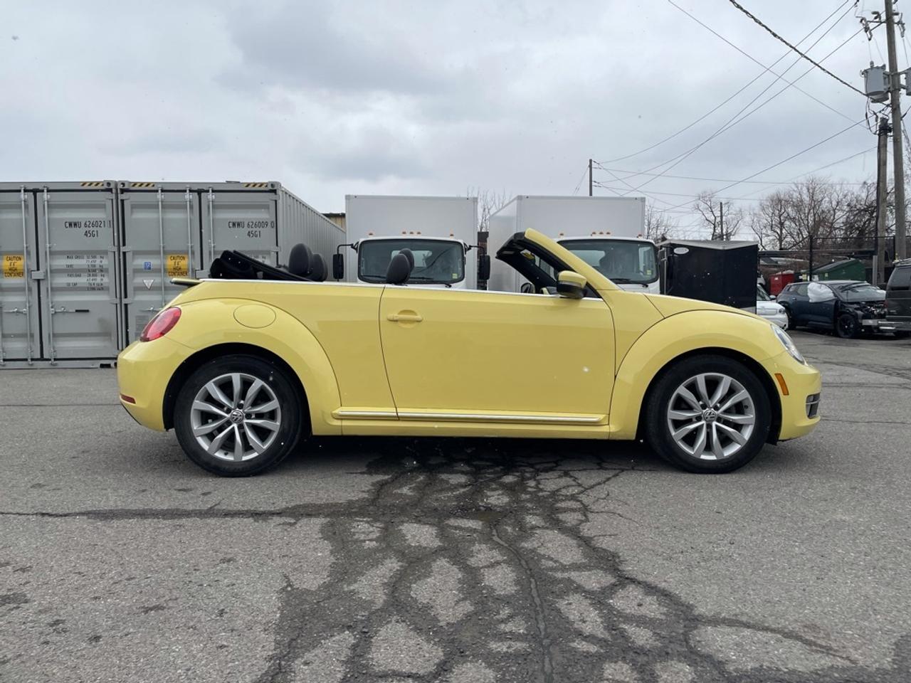 2013 Volkswagen Beetle Convertible Convertible Highline   Just in Time for Summer! Photo