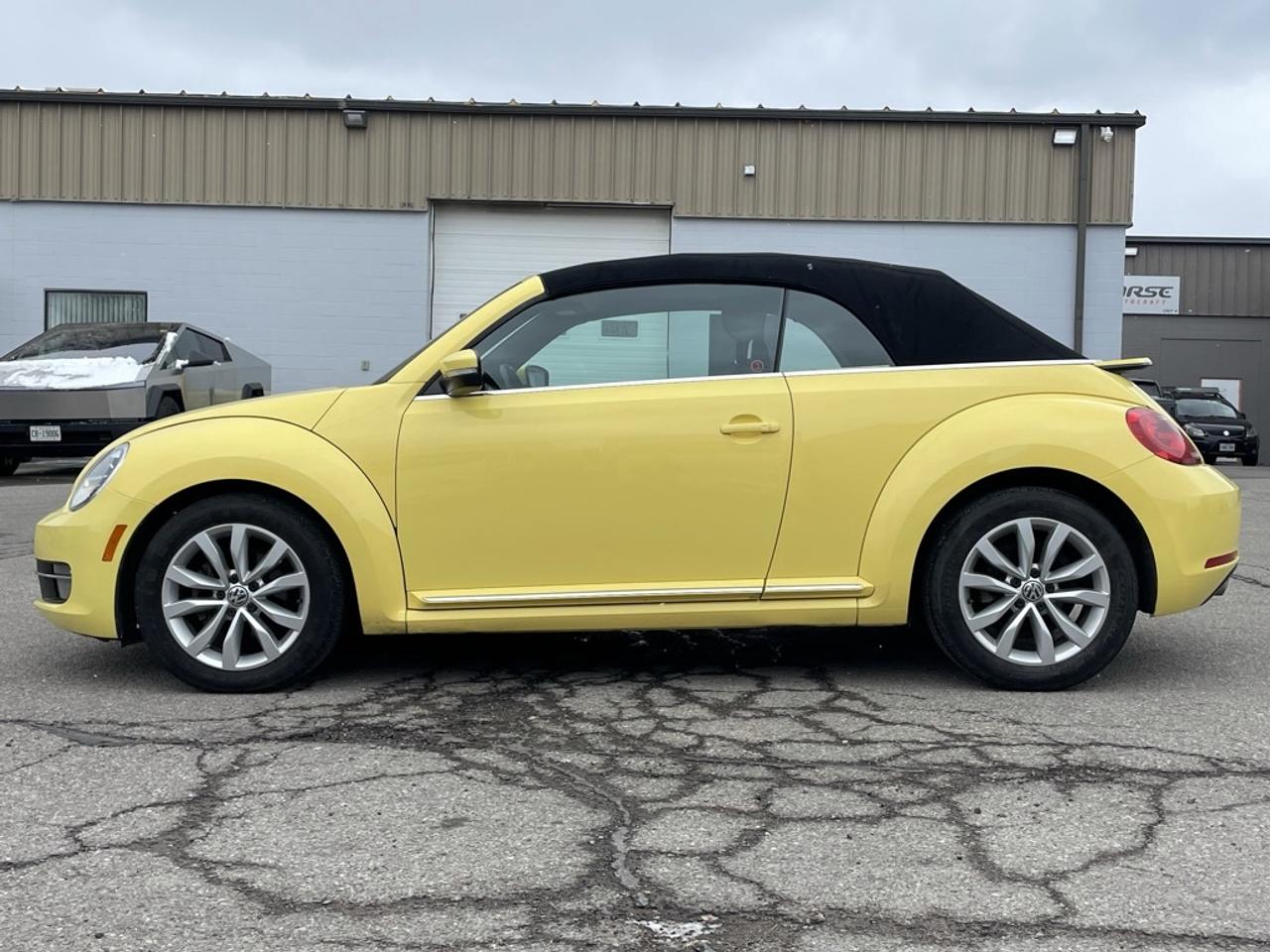 2013 Volkswagen Beetle Convertible Convertible Highline   Just in Time for Summer! Photo